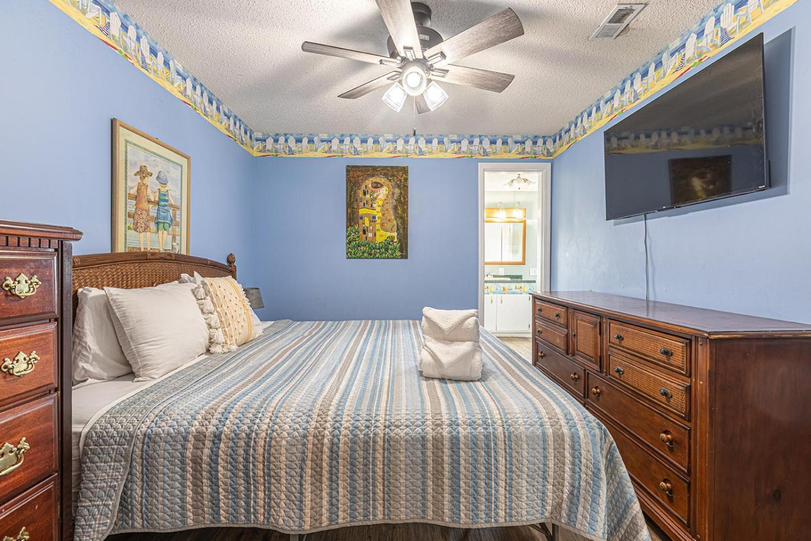 Gorgeous Centrally Located Ocean View 2 King, Huge Private Yard & Deck, Firepit, Bbq, & Game Tables Myrtle Beach Exteriér fotografie
